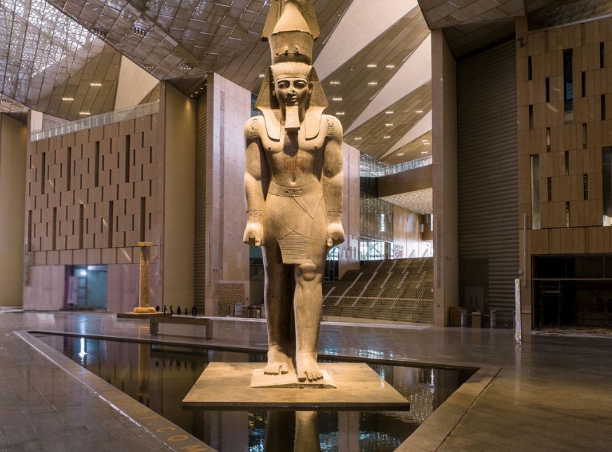 Tour zum Grand Egyptian Museum vom Hafen von Alexandria